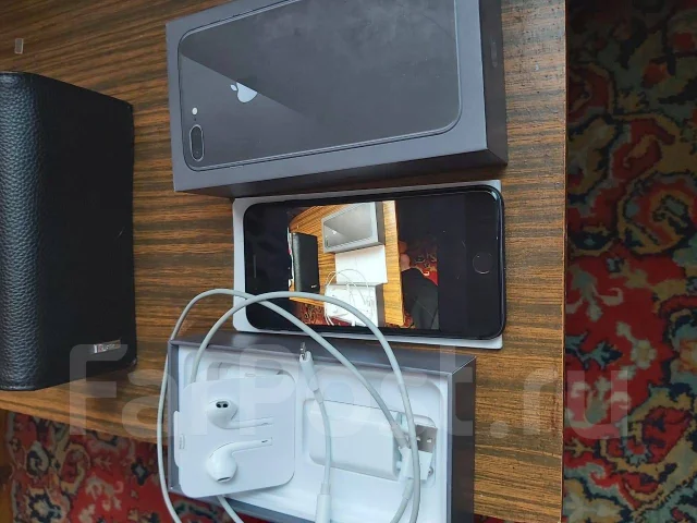 Apple iPhone 8 Plus. �/�, �����, 4G LTE ����