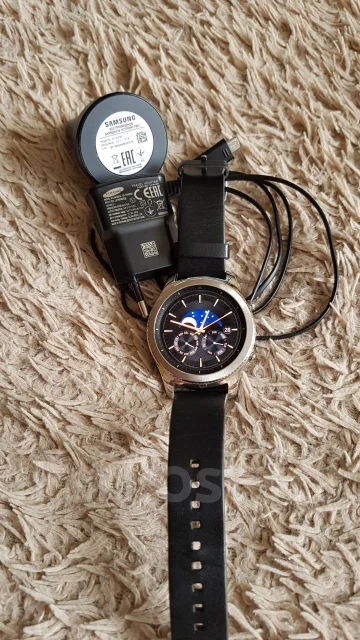 Samsung Gear S3 Classic. GPS, NFC, IP68 ����