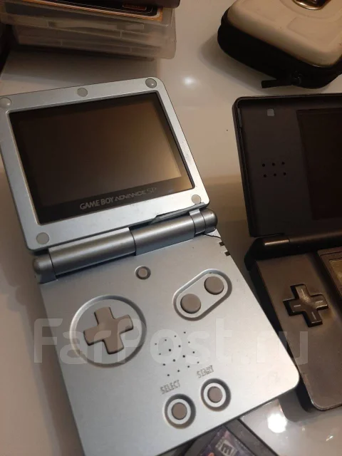 Nintendo Game Boy Advance SP ����