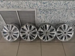Wibram. 7.0x17", 5x100, 5x114.3, ET43 ����