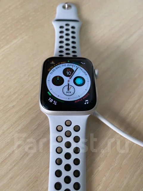 Apple Watch Series 4 Nike+ ����