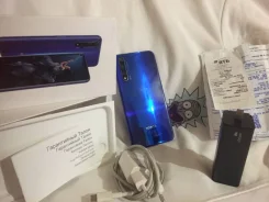 Honor 20. �/�, 128 ��, �����, 3G, 4G LTE, Dual-SIM, ����������, NFC