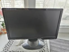 BenQ. 18.5" ����
