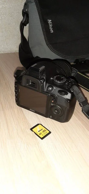 Nikon D3100 ����