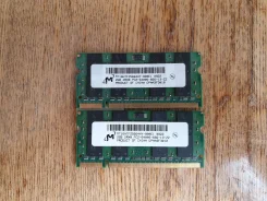 SO-DIMM DDR2.