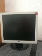 LG. 17"