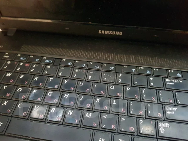 Samsung R519. 15.6", WiFi: 1 ����