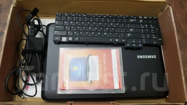 Samsung R540. 15.6", 2,5����, ��� 4 ��, ���� 640���, WiFi: 1 ����