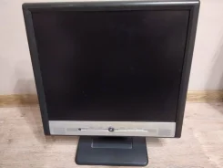 BenQ. 17"