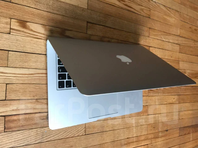Apple MacBook Air 13 2013 Mid. 1,3����, ��� 4 ��, ���� 120���, WiFi: 1, Bluetooth: 1, ����������� �� 7��. ����