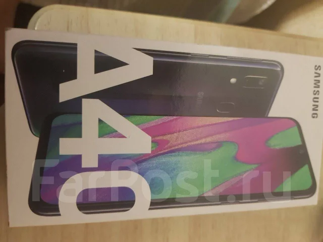 Samsung Galaxy A40. �/�, ������, 4G LTE, NFC ����