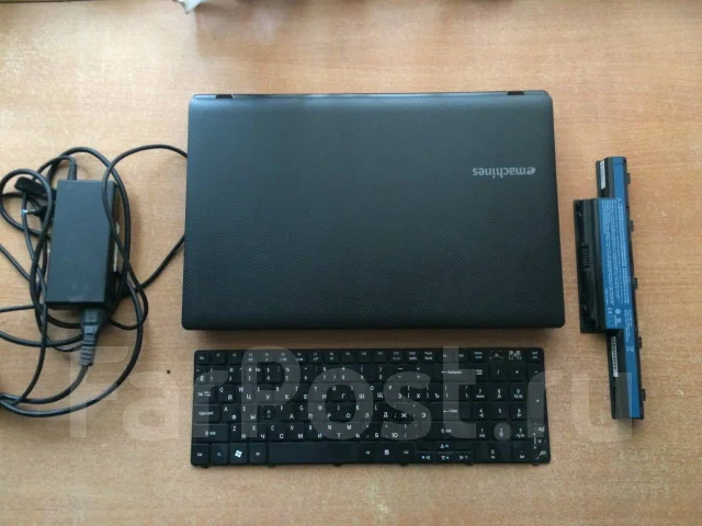 eMachines E642G. 15.6", 3����, ��� 8 ��, ���� 120���, WiFi: 1 ����