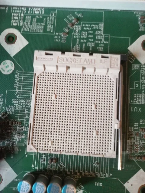 Socket AM3 ����
