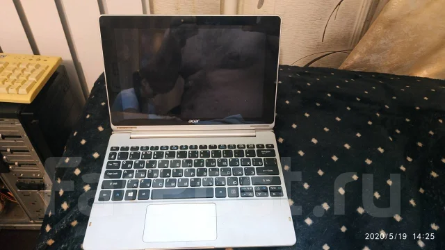 Acer Aspire Switch 10. 10.1", 1,3����, ��� 2048 ��, ���� 64���, WiFi: 1, Bluetooth: 1, ����������� �� 8��. ����