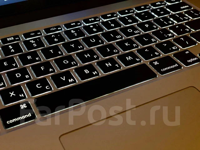 Apple MacBook Pro 15 2015 Mid. 15.4", 2,2����, ��� 16 ��, ���� 256���, WiFi: 1, Bluetooth: 1, ����������� �� 10��. ����