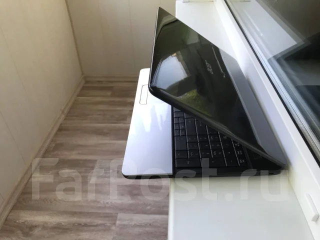 Acer Aspire E1-571G. 15.6", 2,6����, ��� 8 ��, ���� 500���, WiFi: 1, Bluetooth: 1, ����������� �� 1��. ����