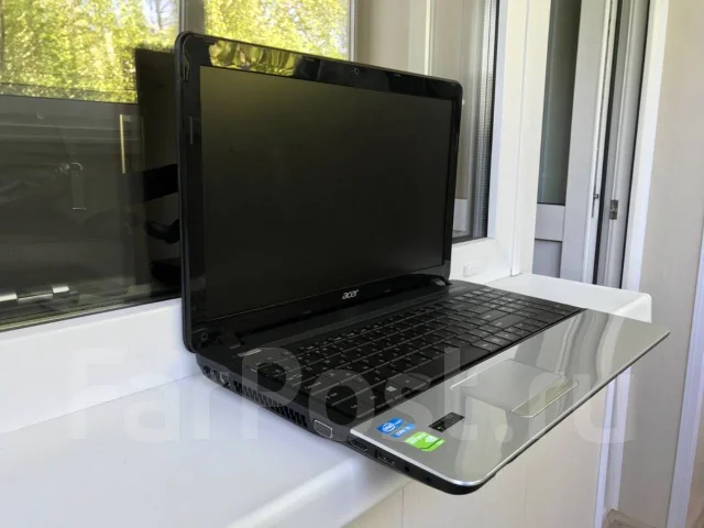 Acer Aspire E1-571G. 15.6", 2,6����, ��� 8 ��, ���� 500���, WiFi: 1, Bluetooth: 1, ����������� �� 1��. ����