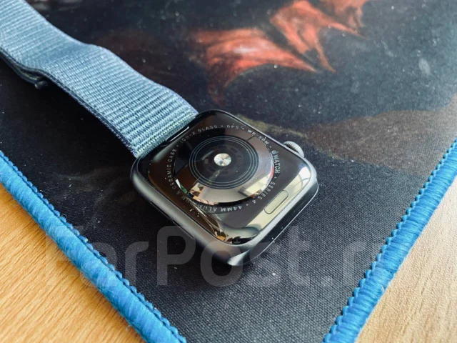 Apple Watch Series 4. GPS, NFC, SIM-�����, IP67, IP68 ����