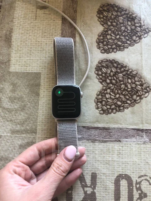 Apple Watch Series 4 ����