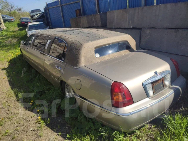 Lincoln Town Car ����
