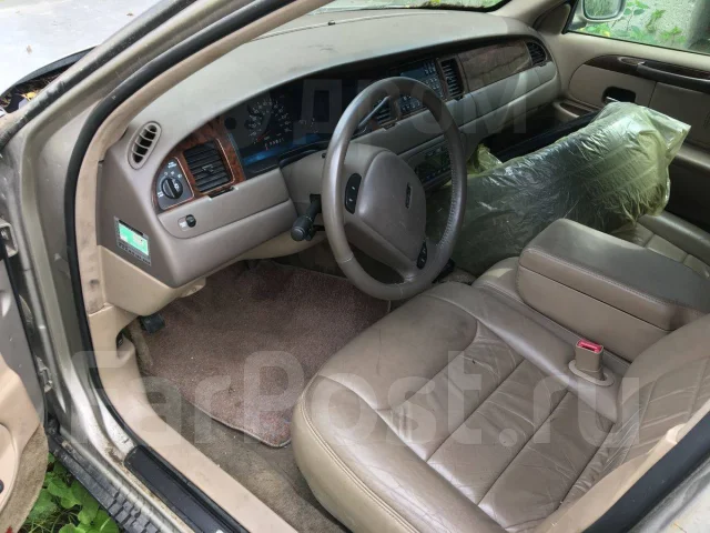 Lincoln Town Car ����