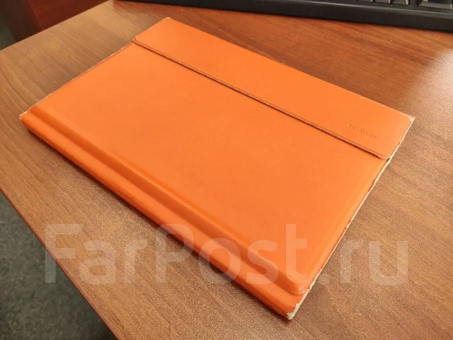 Huawei MateBook E. 12", 2,7����, ��� 4 ��, ���� 128���, WiFi: 1, Bluetooth: 1, ����������� �� 5��. ����