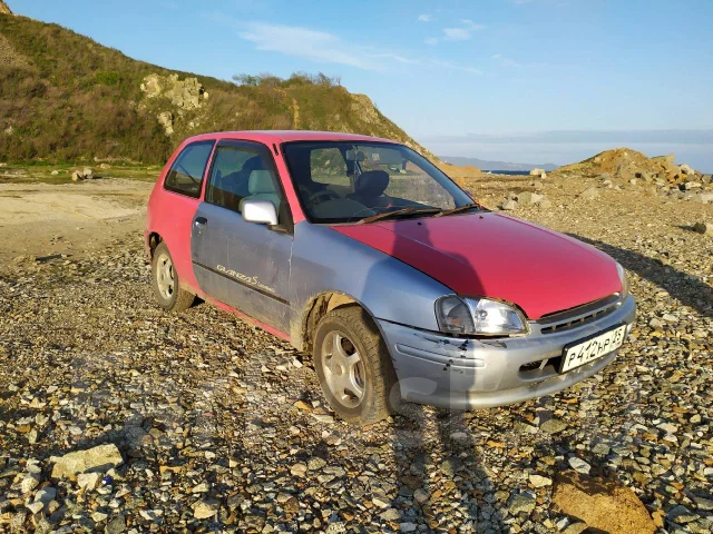Toyota Starlet. ��������, ��������, 1.3 (86��.�.), ������, 200 000����. �� ����