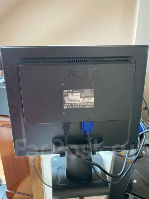 Acer. 17" ����