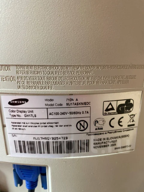 Samsung. 17" ����