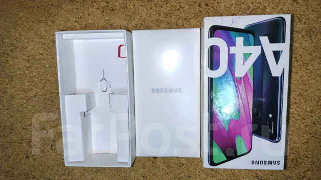 Samsung Galaxy A40. �/�, ������, 3G, 4G LTE, Dual-SIM, ����������, NFC ����