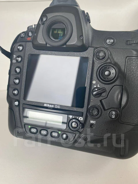 Nikon D4 ����