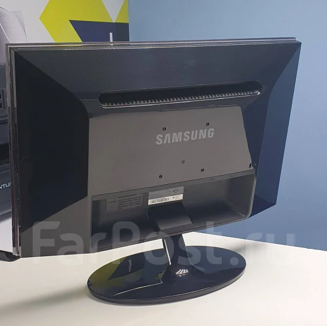 Samsung. 20" ����