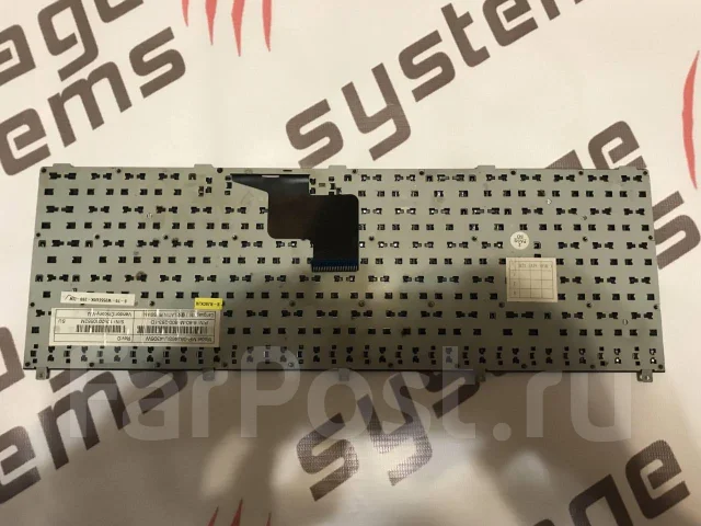 DNS. 15.6", 1����, ��� 256 �� � ������, ���� 1���, WiFi: 1, Bluetooth: 1, ����������� �� 1��. ����