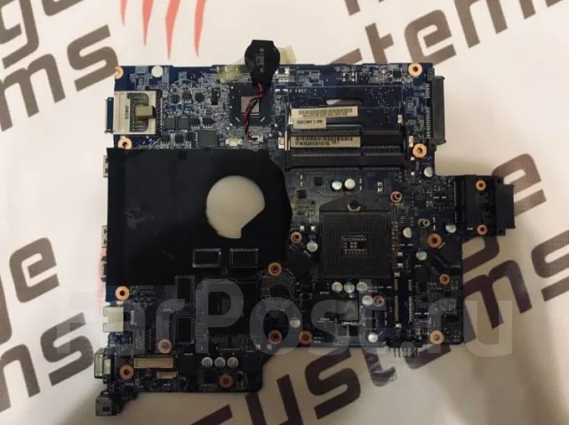 DNS. 15.6", 1����, ��� 256 �� � ������, ���� 1���, WiFi: 1, Bluetooth: 1, ����������� �� 1��. ����