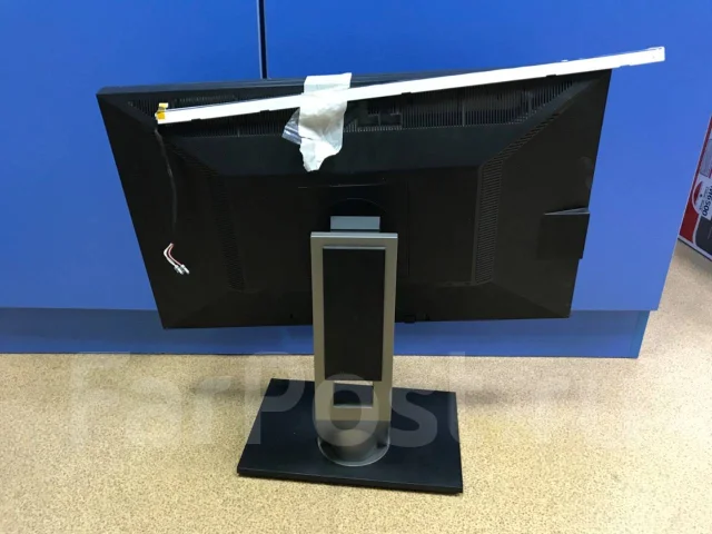 Dell. 24" ����