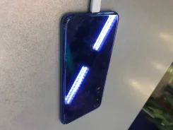 Xiaomi Mi9 SE. �/�, 128 ��, �����, 4G LTE, NFC ����