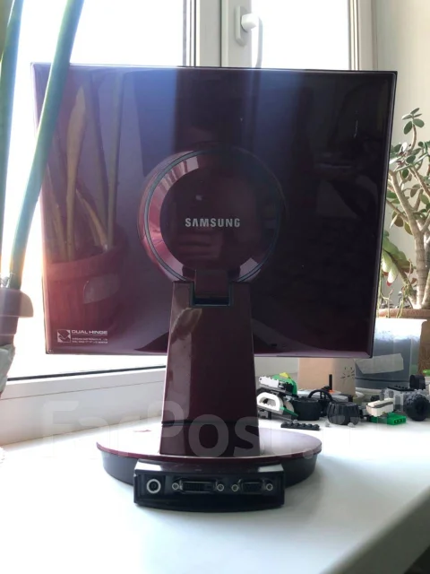 Samsung. 17" ����