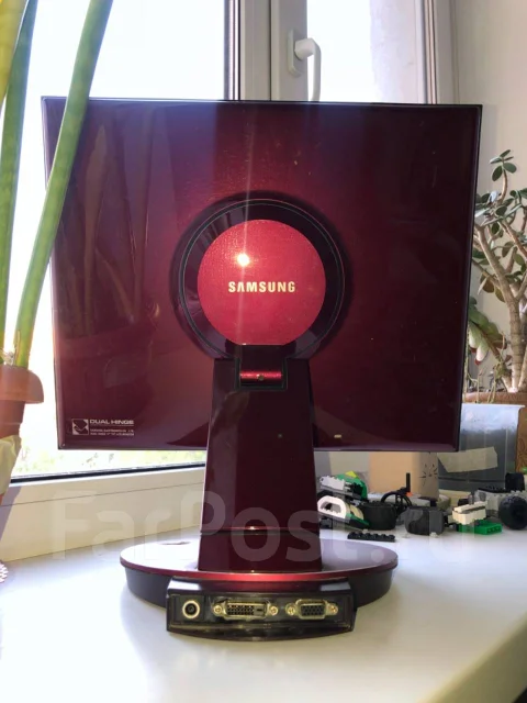 Samsung. 17" ����