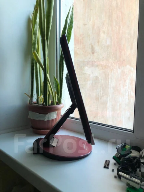 Samsung. 17" ����