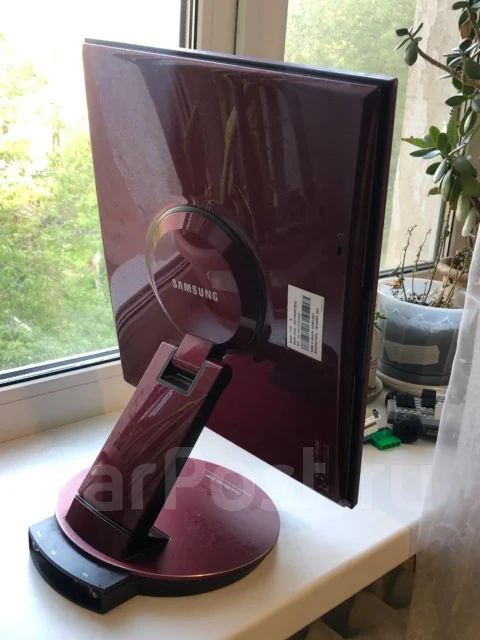 Samsung. 17" ����