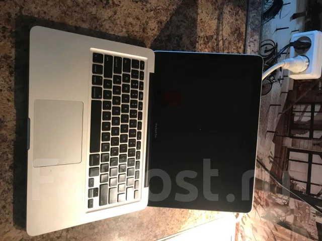 Apple MacBook Pro 13 2010 Mid. 13.3", 2,7����, ��� 8 ��, ���� 1 000���, WiFi: 1, Bluetooth: 1, ����������� �� 6��. ����