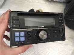Alpine CDE-W233R ����