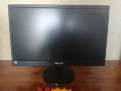 Philips. 19" ����