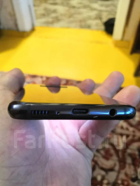 Samsung Galaxy S10e. �/�, �����, 4G LTE, Dual-SIM, ����������, NFC ����