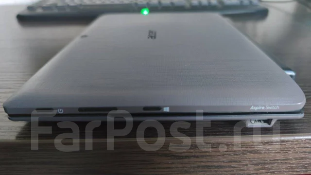 Acer Aspire Switch 10. 10.1", 1,8����, ��� 2048 ��, ���� 32���, WiFi: 1, Bluetooth: 1, ����������� �� 8��. ����