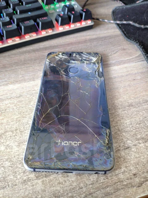Honor 8. �/�, �����, 3G, 4G LTE, NFC ����
