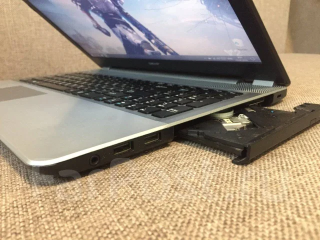 DEXP Atlas H139. 15.6", 2����, ��� 8 ��, ���� 500���, WiFi: 1, Bluetooth: 1, ����������� �� 3��. ����