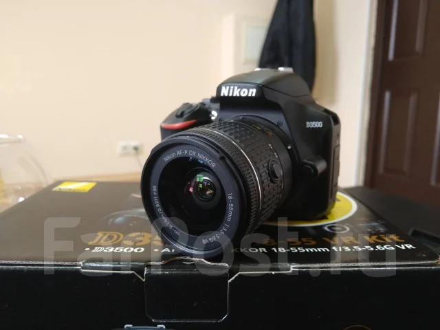 Nikon D3500. 20 � ����� ��, ���: 14� � ����� ����