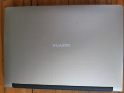 V-lazer. 14", 2,4����, ��� 8 ��, ���� 500���, WiFi: 1, Bluetooth: 1, ����������� �� 8��. ����