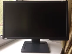 BenQ. 24"